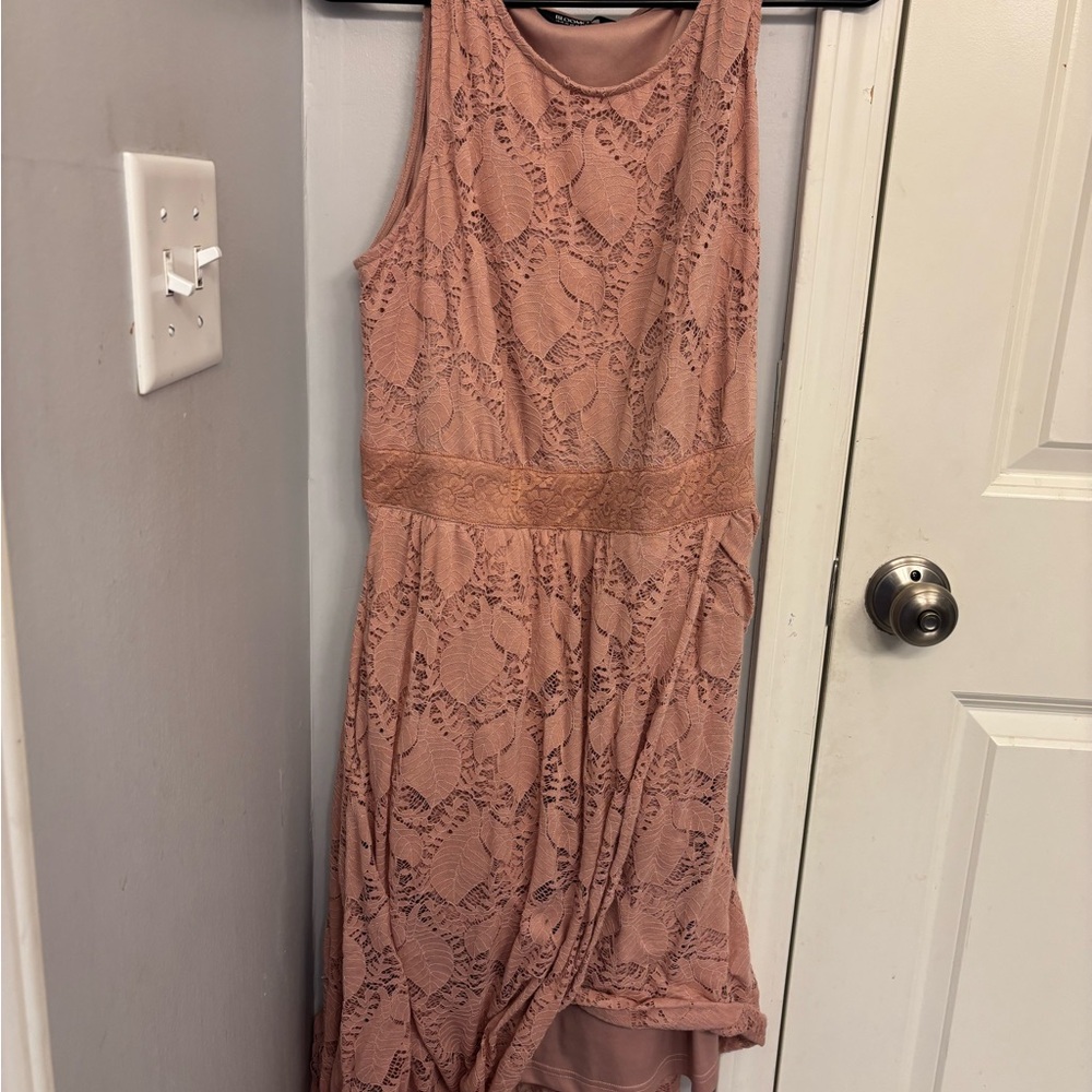 BloomChic High Low Lace Dress in Mauve